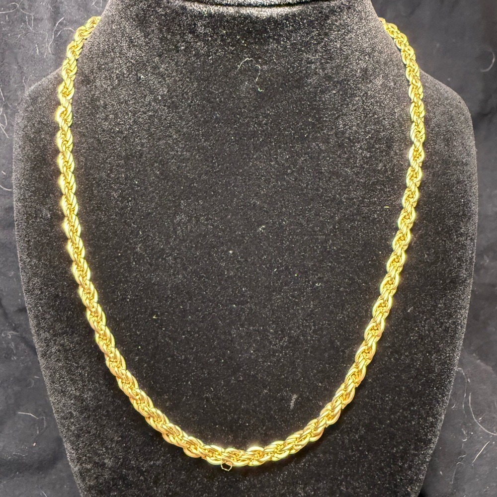 Elegant Gold Rope Chain Necklace